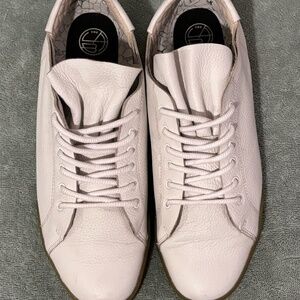 Dr. Scholl's White Shoes